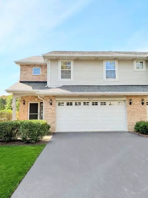 9411 Fountain Point Cir, Darien, IL 60561