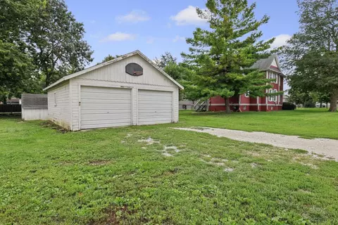 Exterior - 311 E Pells St, Paxton, IL 60957 photo 6 of 8