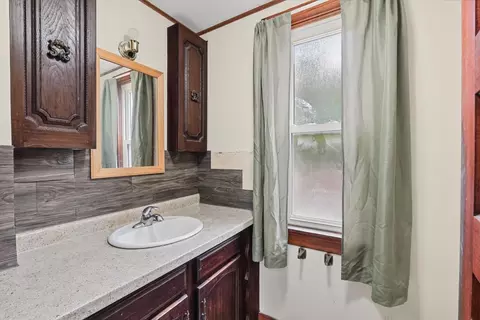 Bath - 311 E Pells St, Paxton, IL 60957 photo 3 of 3
