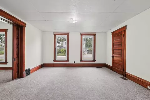 Living - 311 E Pells St, Paxton, IL 60957 photo 4 of 5