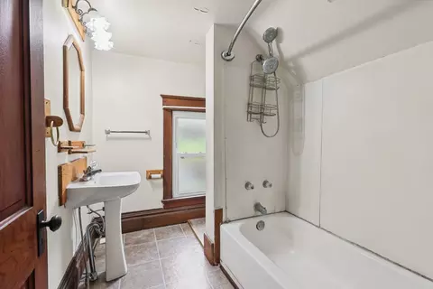 Bath - 311 E Pells St, Paxton, IL 60957 photo 1 of 3