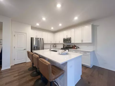 Kitchen - 1246 Draper Rd, Mchenry, IL 60050 photo 3 of 4
