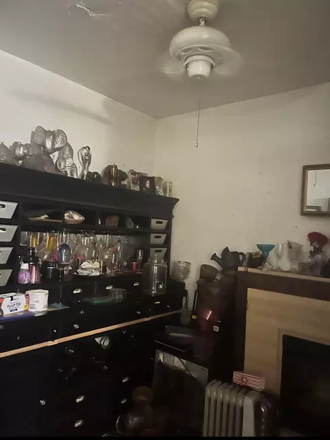 Entry Way - Undisclosed, Dolton, IL 60419 photo 3 of 5