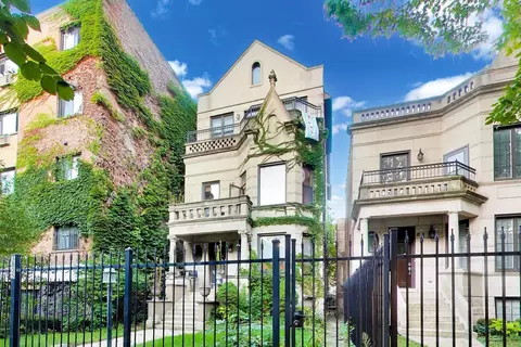 5835 N Winthrop Ave, Chicago, IL 60660