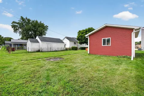 Exterior - 308 22nd Ave, Naplate, IL 61350 photo 7 of 7