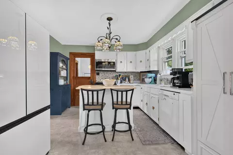 Kitchen - 308 22nd Ave, Naplate, IL 61350 photo 2 of 4