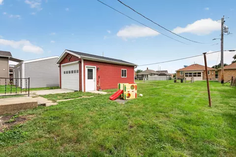 Exterior - 308 22nd Ave, Naplate, IL 61350 photo 6 of 7