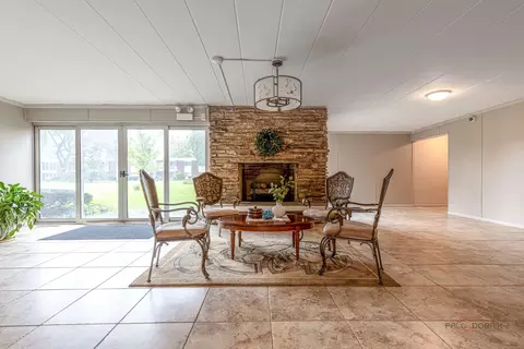 Other - 100 Deborah Ln #B18, Wheeling, IL 60090 photo 3 of 5