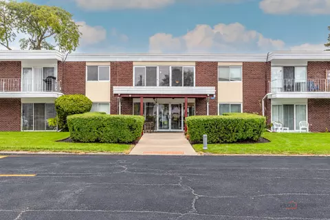 Other - 100 Deborah Ln #B18, Wheeling, IL 60090 photo 1 of 5