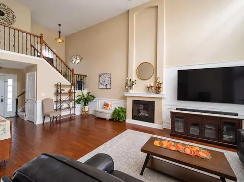 Living - 7214 Sutherland Dr, Plainfield, IL 60586 photo 2 of 4