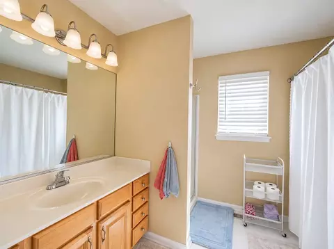 Bath - 7214 Sutherland Dr, Plainfield, IL 60586 photo 2 of 3
