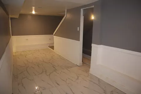 Entry Way - 539 E 68th St, Chicago, IL 60637 photo 2 of 2