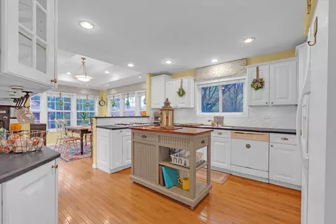 Kitchen - 1656 Penny Ln, Bartlett, IL 60103 photo 1 of 3