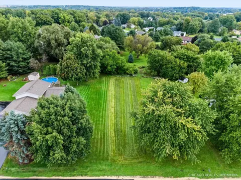 706 Marquette Dr SW, Poplar Grove, IL 61065