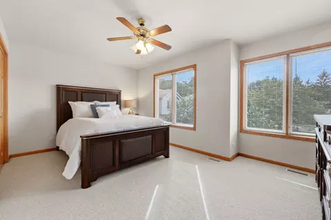 Bedroom - 691 E Nerge Rd, Roselle, IL 60172 photo 6 of 10