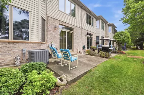 Other - 691 E Nerge Rd, Roselle, IL 60172 photo 3 of 4