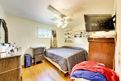 Bedroom - 336 E Alden Dr, Addison, IL 60101 photo 5 of 6