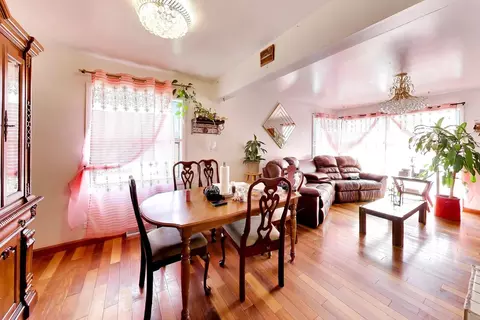 Dining - 336 E Alden Dr, Addison, IL 60101 photo 2 of 3