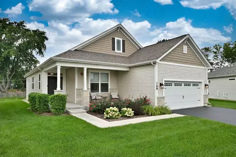 Exterior - 768 Eagle Ct, Addison, IL 60101 photo 2 of 9