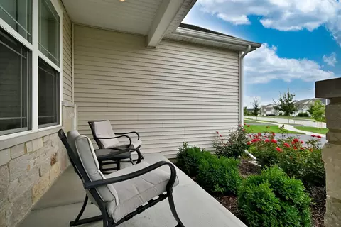 Exterior - 768 Eagle Ct, Addison, IL 60101 photo 9 of 9
