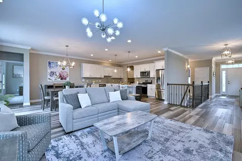 Living - 768 Eagle Ct, Addison, IL 60101 photo 4 of 5