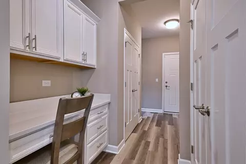 Entry Way - 768 Eagle Ct, Addison, IL 60101 photo 4 of 5