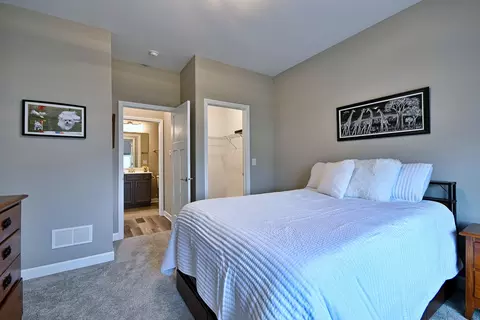 Bedroom - 768 Eagle Ct, Addison, IL 60101 photo 5 of 5