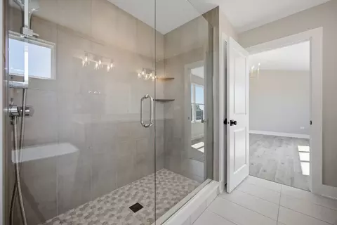 Bath - 12412 Limerick Ln, Plainfield, IL 60585 photo 3 of 6