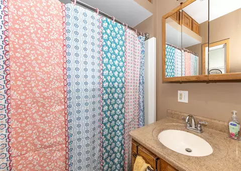 Bath - 545 Exchange St, Geneseo, IL 61254 photo 1 of 1