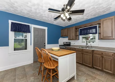 Kitchen - 545 Exchange St, Geneseo, IL 61254 photo 1 of 3