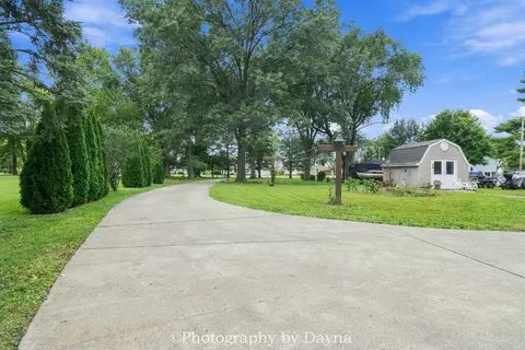 Exterior - 2833 River Rd, Kankakee, IL 60901 photo 8 of 15