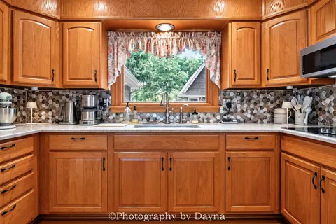 Kitchen - 2833 River Rd, Kankakee, IL 60901 photo 2 of 5