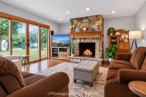 Living - 2833 River Rd, Kankakee, IL 60901 photo 1 of 4