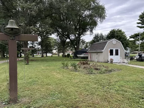 Exterior - 2833 River Rd, Kankakee, IL 60901 photo 7 of 15