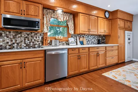 Kitchen - 2833 River Rd, Kankakee, IL 60901 photo 4 of 5