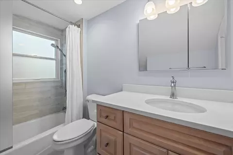 Bath - 1122 Osterman Ave, Deerfield, IL 60015 photo 2 of 2