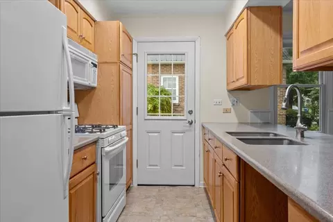 Kitchen - 1122 Osterman Ave, Deerfield, IL 60015 photo 1 of 1