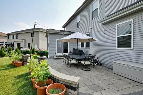 Exterior - 1128 Kingsmill Dr, Algonquin, IL 60102 photo 7 of 9