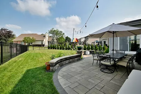 Exterior - 1128 Kingsmill Dr, Algonquin, IL 60102 photo 5 of 9