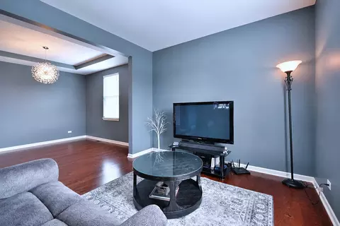 Living - 1128 Kingsmill Dr, Algonquin, IL 60102 photo 1 of 6