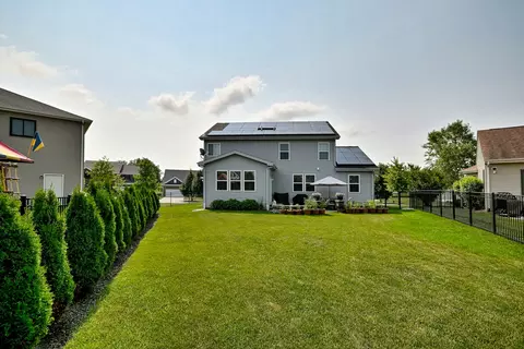 Exterior - 1128 Kingsmill Dr, Algonquin, IL 60102 photo 8 of 9