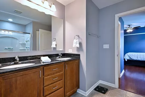 Bath - 1128 Kingsmill Dr, Algonquin, IL 60102 photo 5 of 5