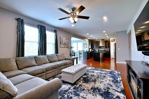 Living - 1128 Kingsmill Dr, Algonquin, IL 60102 photo 5 of 6