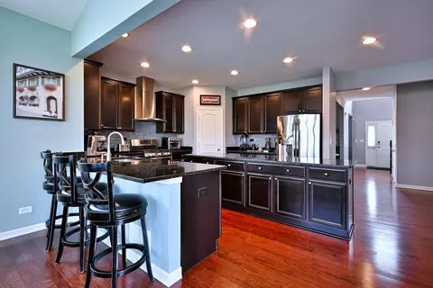 Kitchen - 1128 Kingsmill Dr, Algonquin, IL 60102 photo 4 of 5