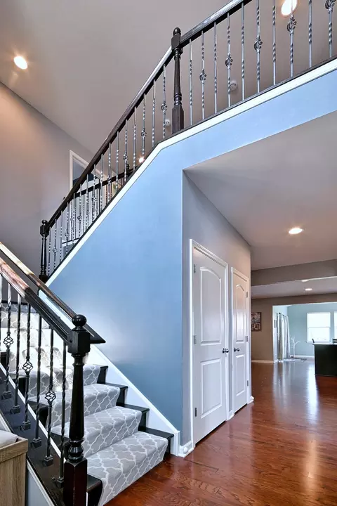 Entry Way - 1128 Kingsmill Dr, Algonquin, IL 60102 photo 1 of 3