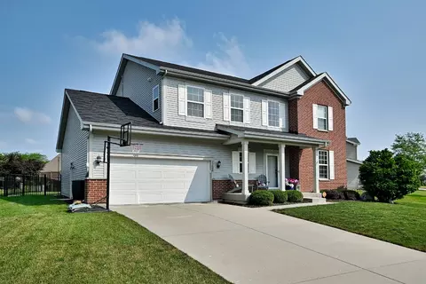 Exterior - 1128 Kingsmill Dr, Algonquin, IL 60102 photo 2 of 9