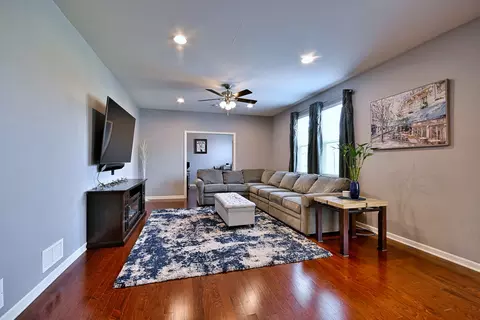 Living - 1128 Kingsmill Dr, Algonquin, IL 60102 photo 4 of 6