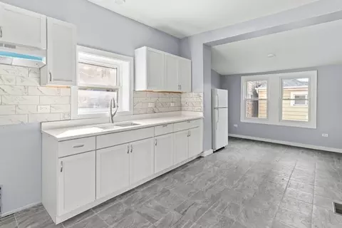 Kitchen - 3047 S Broad St, Chicago, IL 60608 photo 4 of 4