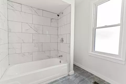 Bath - 3047 S Broad St, Chicago, IL 60608 photo 4 of 4