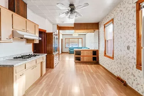 Kitchen - 3047 S Broad St, Chicago, IL 60608 photo 2 of 4